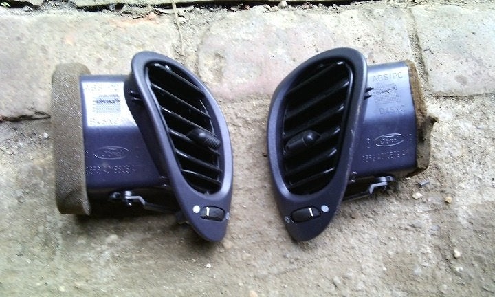 Set ventilator roosters in dashbord Puma 1999, Ophalen of Verzenden
