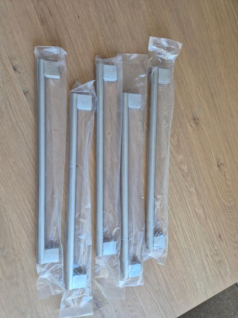 Mooie rvs handgrepen greep keukenkast, prijs v 5 st, nieuw!, Minder dan 50 cm, Nieuw, Ophalen of Verzenden, Minder dan 25 cm