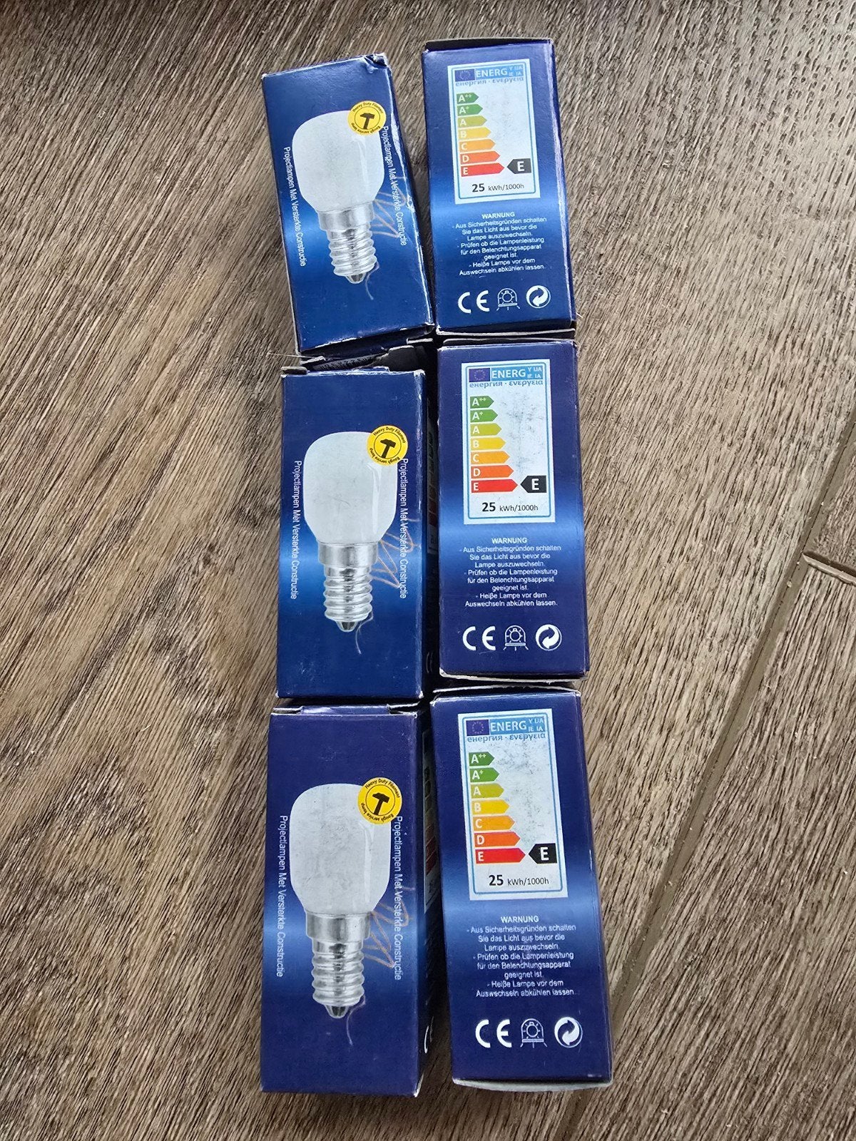 Te koop 6 nieuwe kleine lampjes, 25 watt, kleine fitting., Ophalen of Verzenden, Nieuw, E14 (klein)