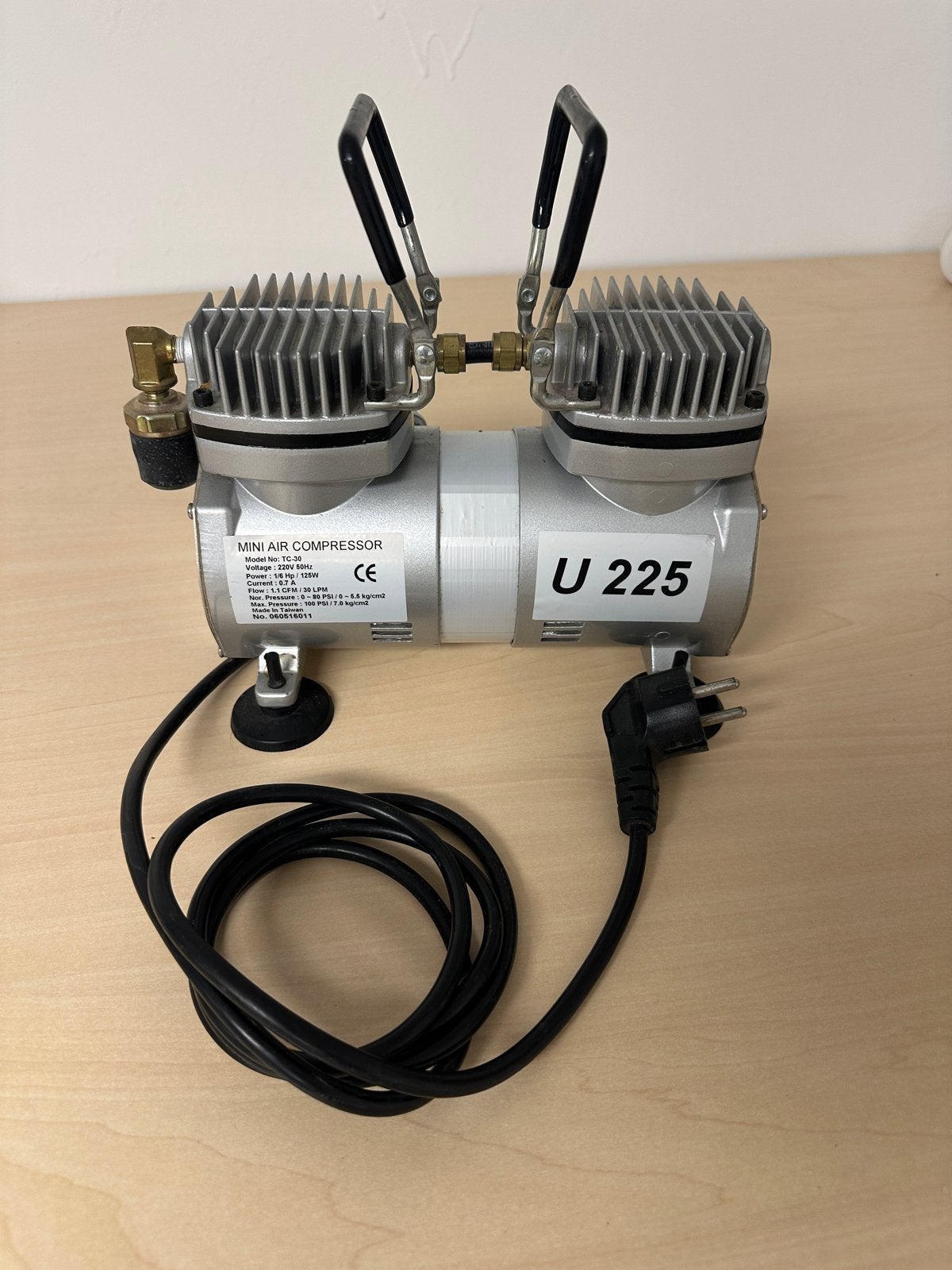 Mini Compressor TC-30 - 220V 50Hz, 1/6 Hp, 100 PSI, Doe-het-zelf en Verbouw, Compressors, Ophalen, Gebruikt, 6 tot 10 bar, Minder dan 200 liter/min