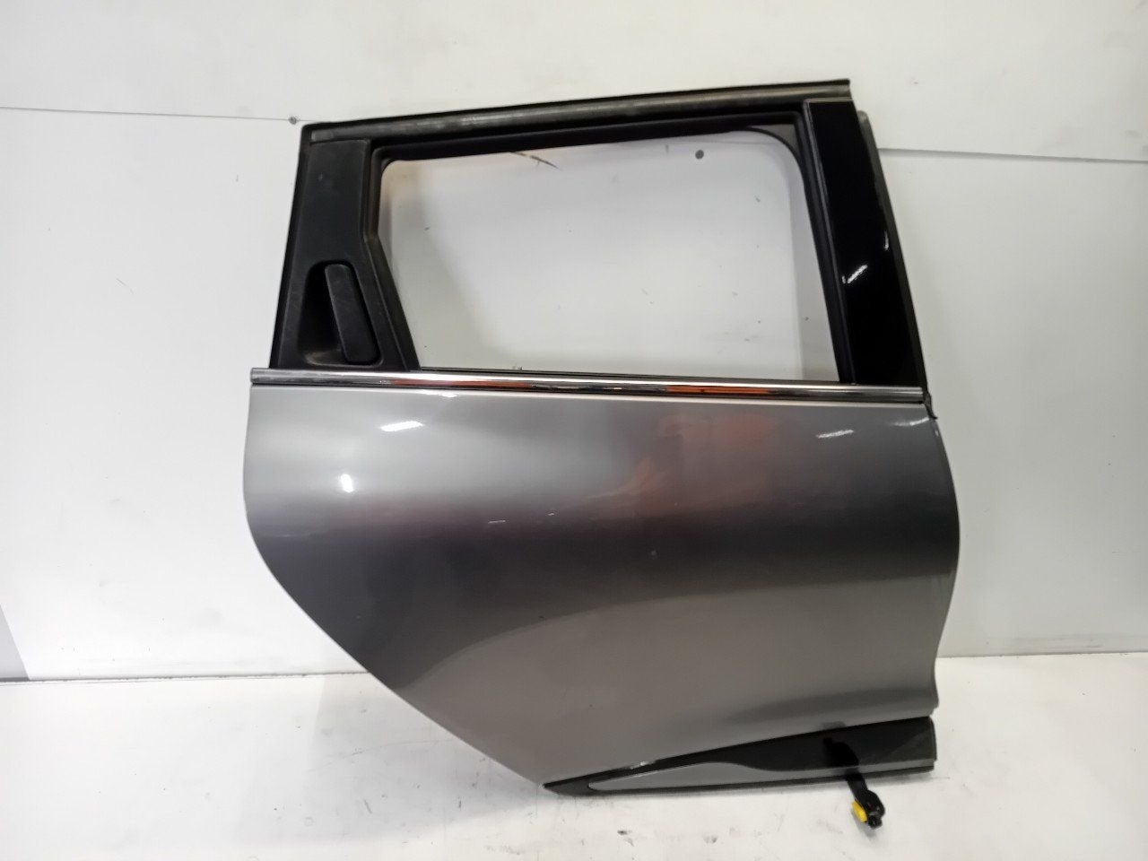 Portier rechts achter Renault Clio, Onderdelen@venauto.nl, Van der Ven Autorecycling B.V., Gebruikt, Ettenseweg 76, 4706 PB Roosendaal, The Netherlands