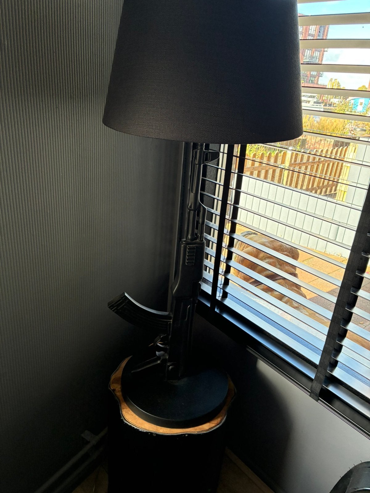 Kalasjnikov AK 47 porselein lamp., Ophalen, Gebruikt, Overige merken, Met kap