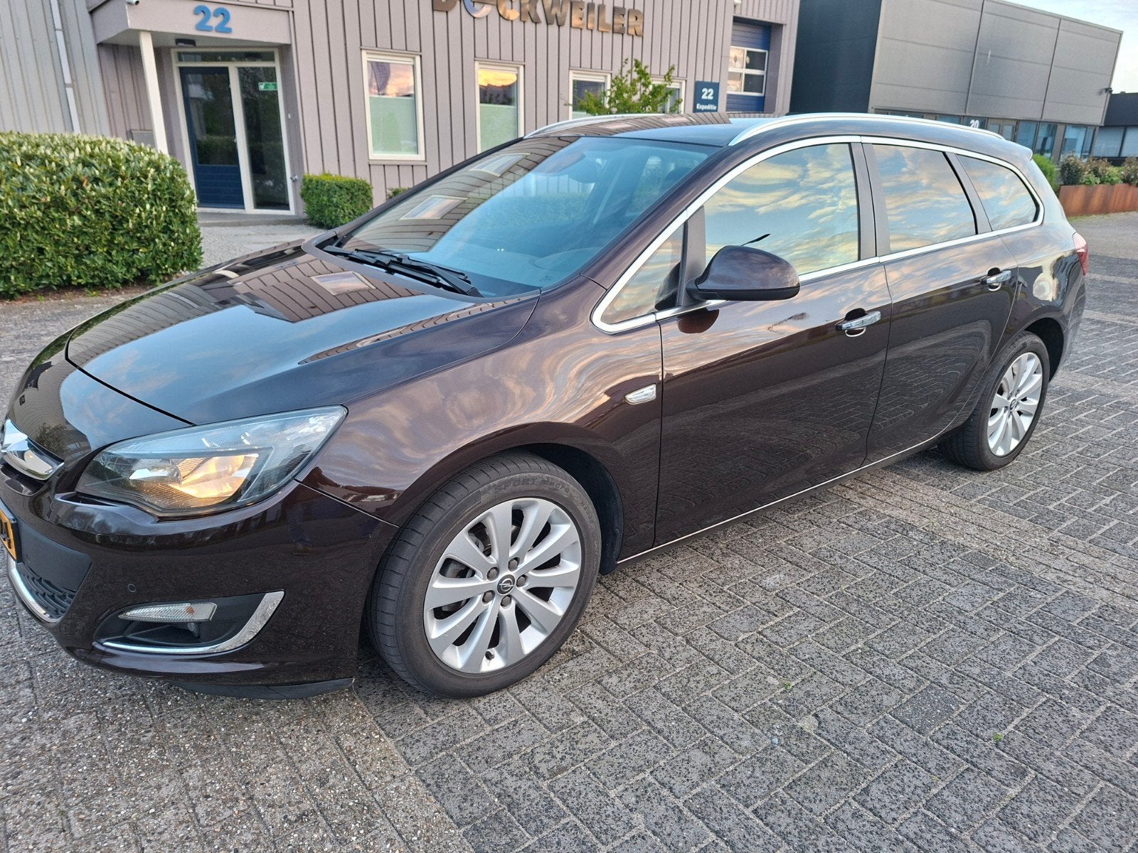 Opel Astra 1.4 Turbo 103KW Sp.tourer AUT 2013 Bruin, Auto's, Opel, Euro 5, 15 km/l, Zwart, 4 cilinders