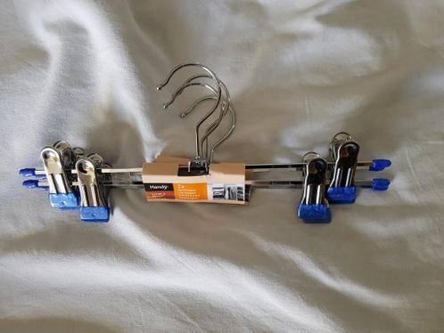 4 kledinghangers / broekhangers Handy, Ophalen of Verzenden, Nieuw, Kinderen en Volwassenen