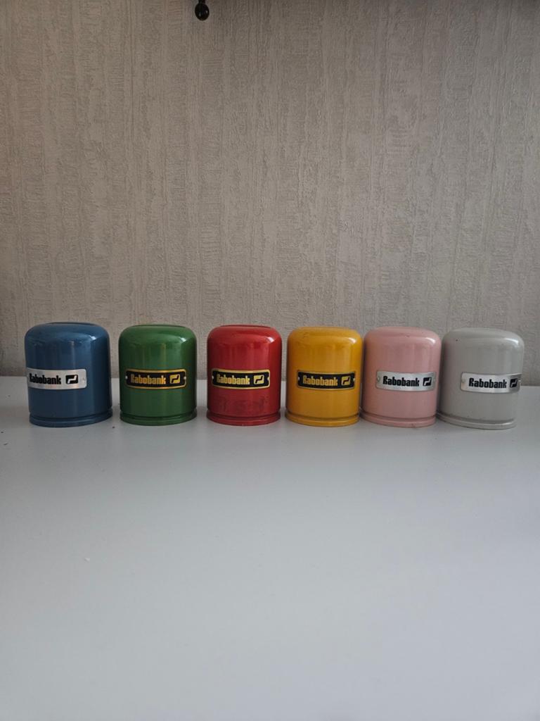 Set van 6 vintage Rabobank spaarpotten, Verzamelen, Spaarpotten, Ophalen, Gebruikt, Metaal of Blik, Object of Gebouw