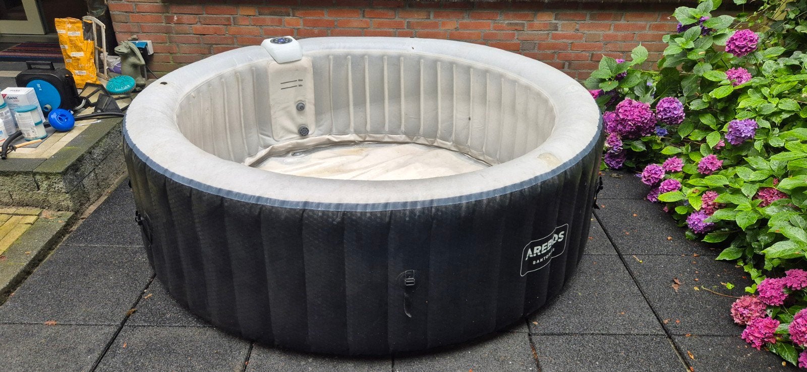 Arebos Santorini opblaasbare jacuzzi met rubberen terrastege, Ophalen, Gebruikt, Pomp, Opblaasbaar