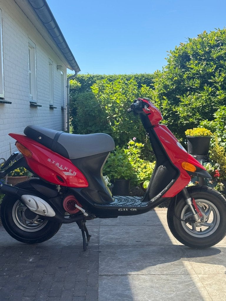 ⭐️Gilera stalker 50cc 2 takt rood nette staat Brom⭐️, Fietsen en Brommers, Scooters | Piaggio, Niet ingevuld, Niet ingevuld, Niet ingevuld