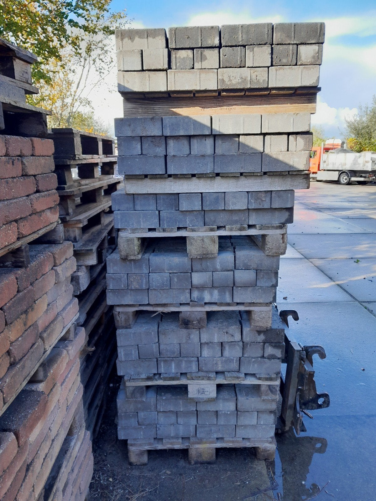 30 m2 gebruikte BKK betonstenen zwart/antraciet, Ophalen of Verzenden, Gebruikt, Overige materialen, 10 m² of meer