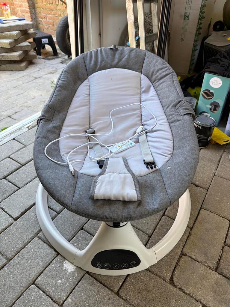 Comfortabele Wipstoel met Gordel en Afstandsbediening, Kinderen en Baby's, Wipstoeltjes, Gebruikt, Wipstoel, Met gordel(s) of riempje(s)