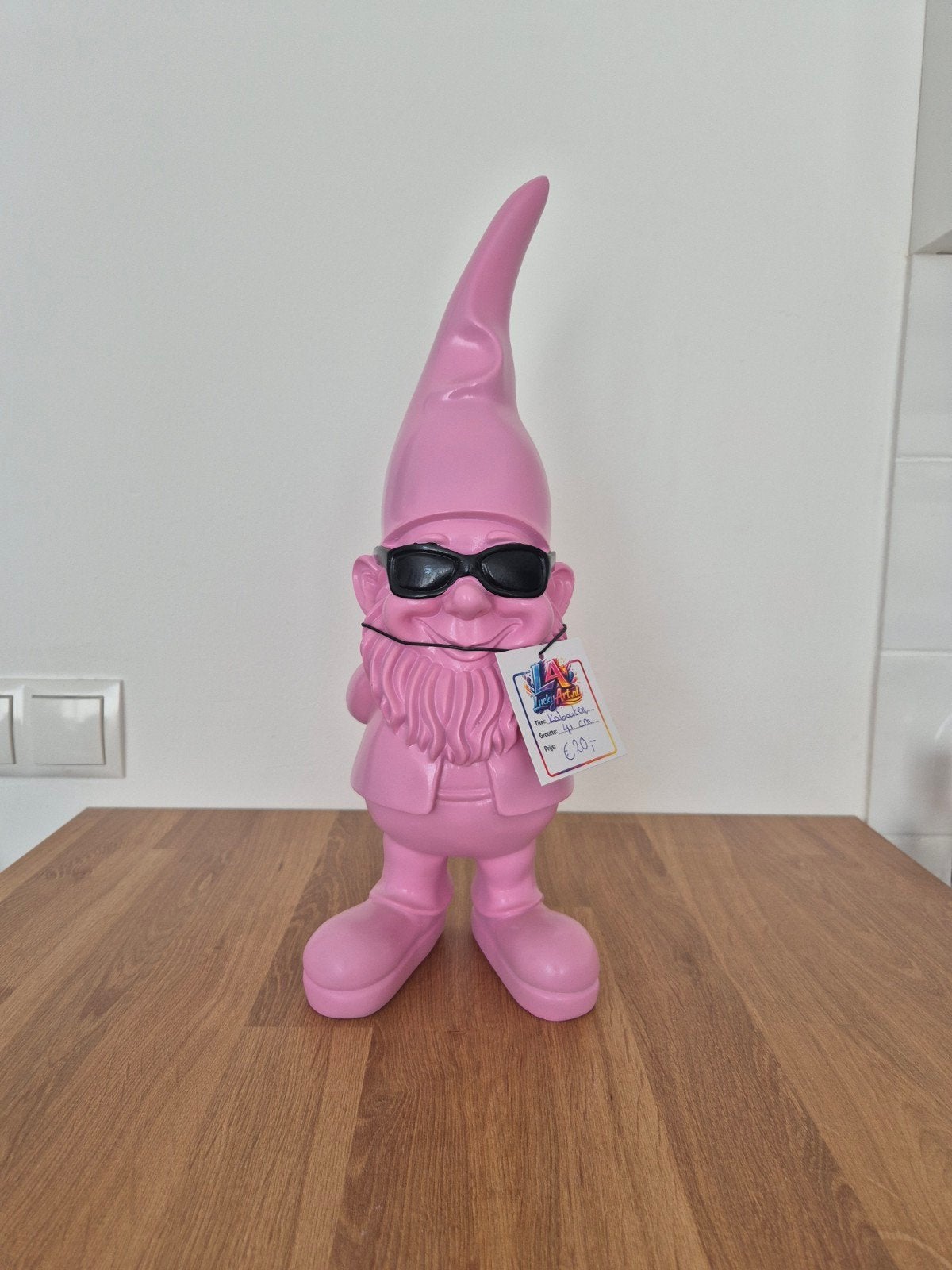 Roze polyester kabouter met puntmuts en zonnebril - 41 cm, Ophalen of Verzenden, Luckyart, Info@luckyart.nl, 5046ac