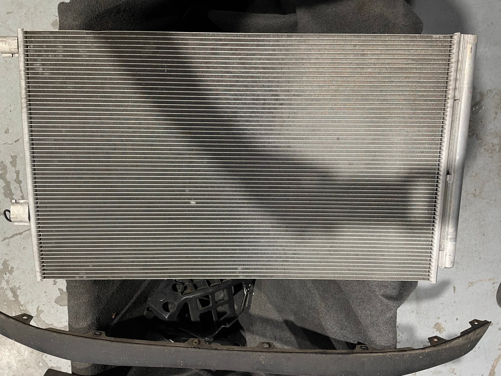 Renault trafik. 2024 Radiator / arcio Condensor, Auto-onderdelen, Ophalen of Verzenden, Gebruikt, Universele onderdelen