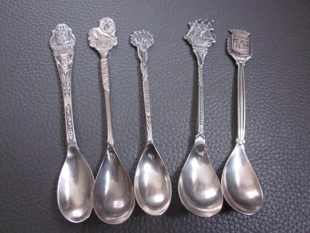 Nog 4 theelepels: 3 suisses,wapen odijk,beekse bergen,beatr, Antiek en Kunst, Antiek | Bestek, Ophalen of Verzenden