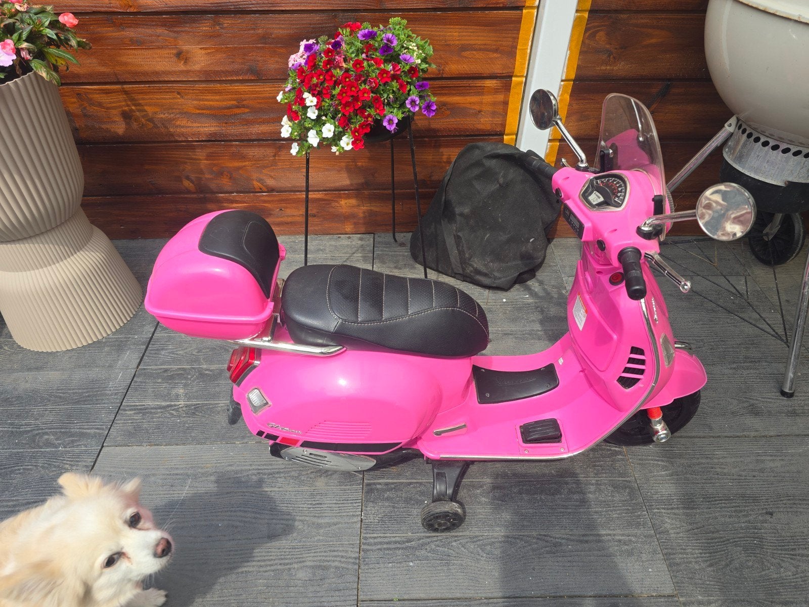 Roze Vespa kinder scooter - Zo goed als nieuw!, Fietsen en Brommers, Ophalen of Verzenden, Zo goed als nieuw