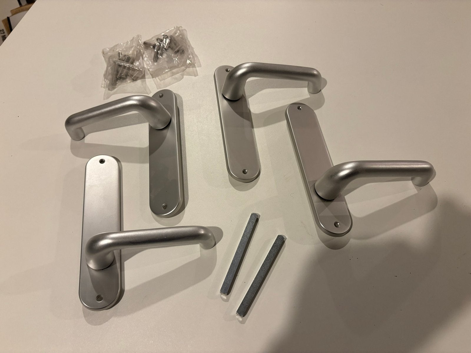 Set van 4 AMI XL deurklinken - Zo goed als nieuw, Ophalen of Verzenden, Zo goed als nieuw, Rvs, Klink of Kruk