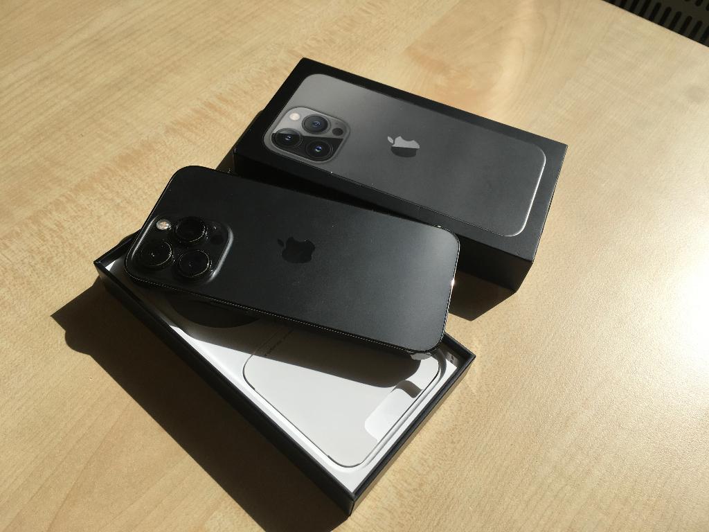 iPhone 13 Pro, 256GB, Accu 92%, Zwart, Zo goed als nieuw, IPhone 13 Pro, Zonder simlock