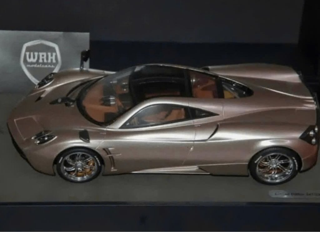 1:18 PAGANI HUAYRA champagne metallic LIMITED 330 BBR WRH, Hobby en Vrije tijd, Modelauto's | 1:18, Verzenden, Zo goed als nieuw