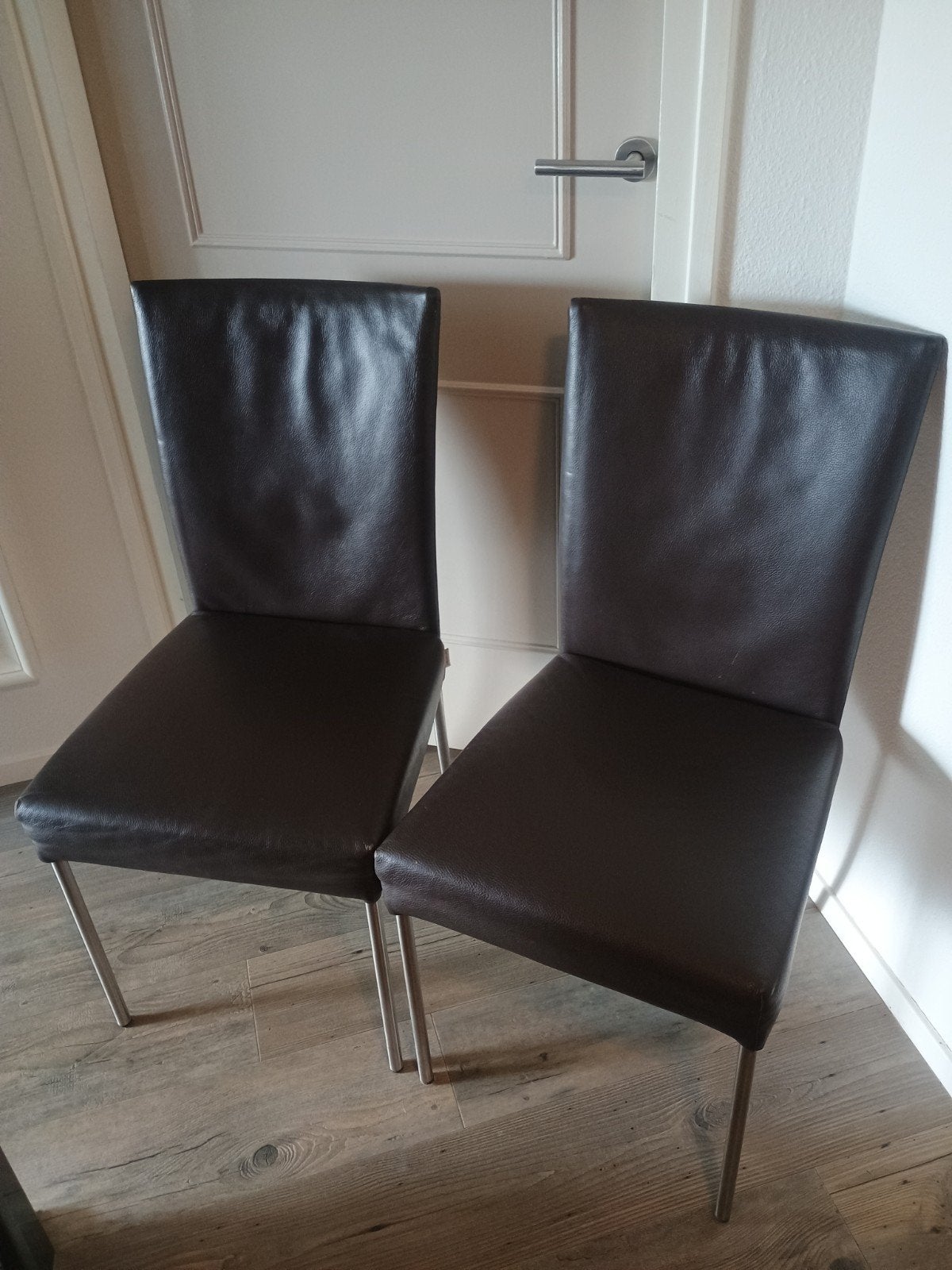 2 eetkamerstoelen, Bert plantagie, Huis en Inrichting, Ophalen, Gebruikt, Twee, Bruin