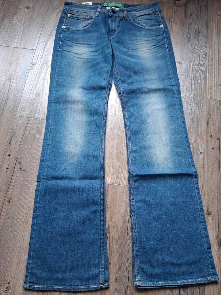 KUYICHI Wendy low bootcut jeans W31 L34, Kleding | Dames, Spijkerbroeken en Jeans, Blauw, KUYICHI, Nieuw, Ophalen of Verzenden