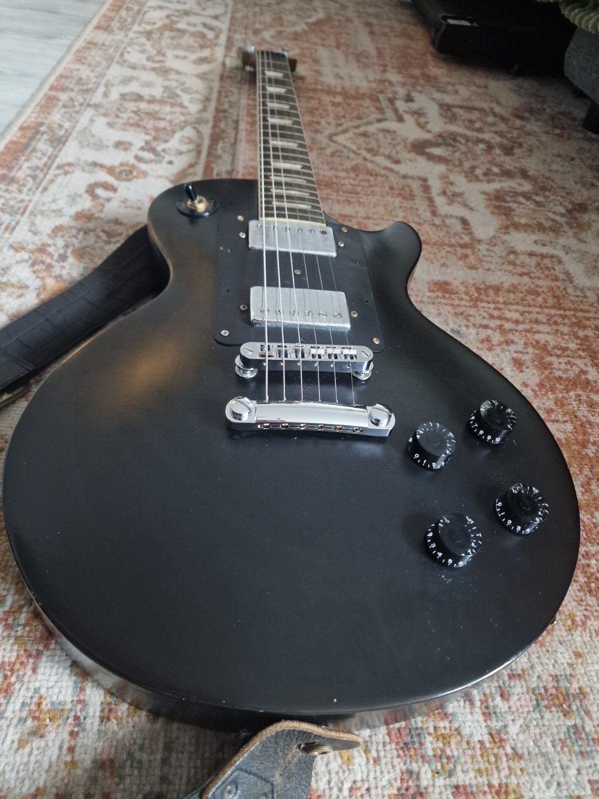 Goed klinkende Les paul copy, Ophalen, Fender, Gebruikt, Met versterker