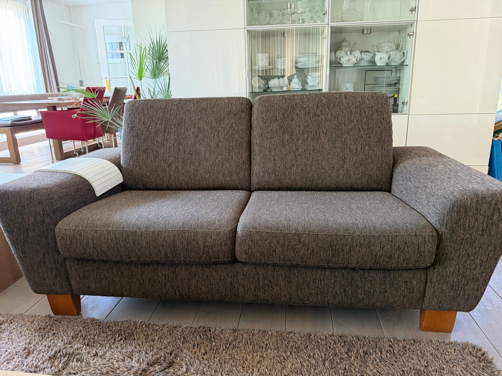 Comfortabele 2-zits en 3-zits bankstel in bruine stof, Huis en Inrichting, Ophalen, Gebruikt, Driepersoons, 75 tot 100 cm