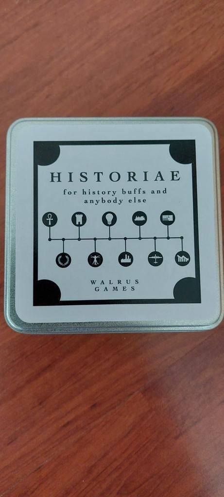 Historiae kaartspel over geschiedenis, Ophalen of Verzenden, Zo goed als nieuw, Walrus