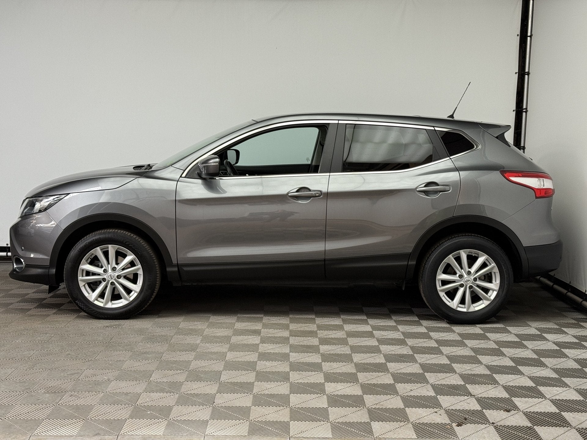 Nissan QASHQAI 1.2 Connect Edition Pano ECC Camera NL Auto, Auto's, Voorwielaandrijving, Euro 5, Stof, Gebruikt