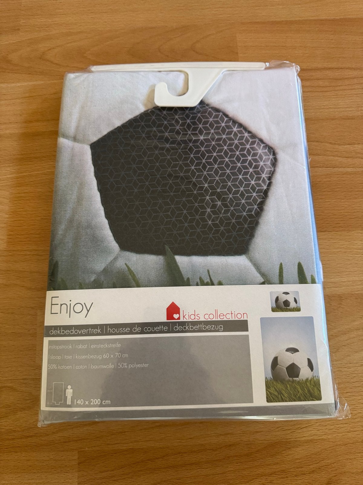 Nieuw Voetbal Dekbedovertrek 140x200 cm met Kussen, Ophalen of Verzenden, Nieuw, Jongetje of Meisje, Dekbedovertrek