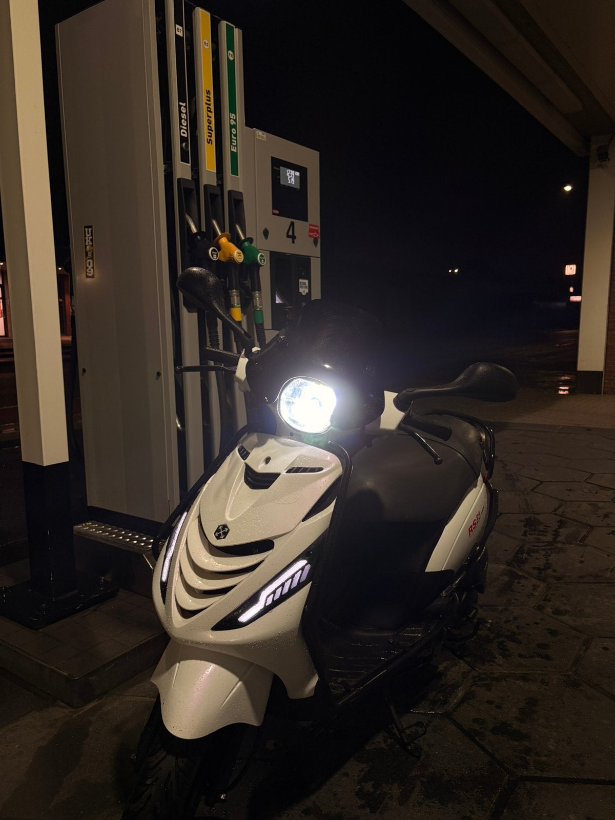 Piaggio zip, Fietsen en Brommers, Scooters | Piaggio, Ophalen, Zo goed als nieuw, Benzine, Zip