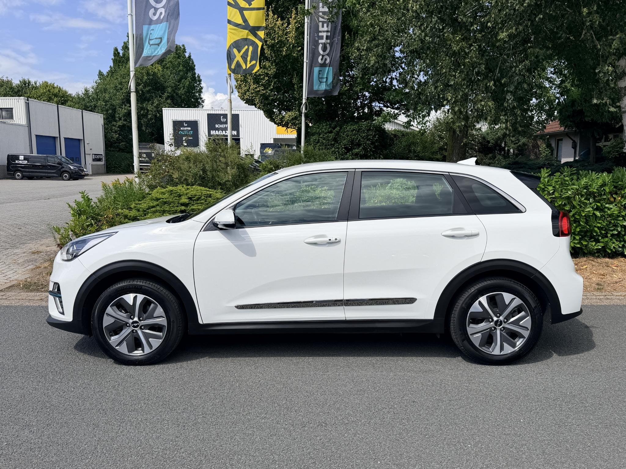 Kia e-Niro ComfortLine 64 kWh 204PK ACC•Camera•Keyless, Auto's, Gebruikt, 1712 kg, Leder en Stof, 628 min