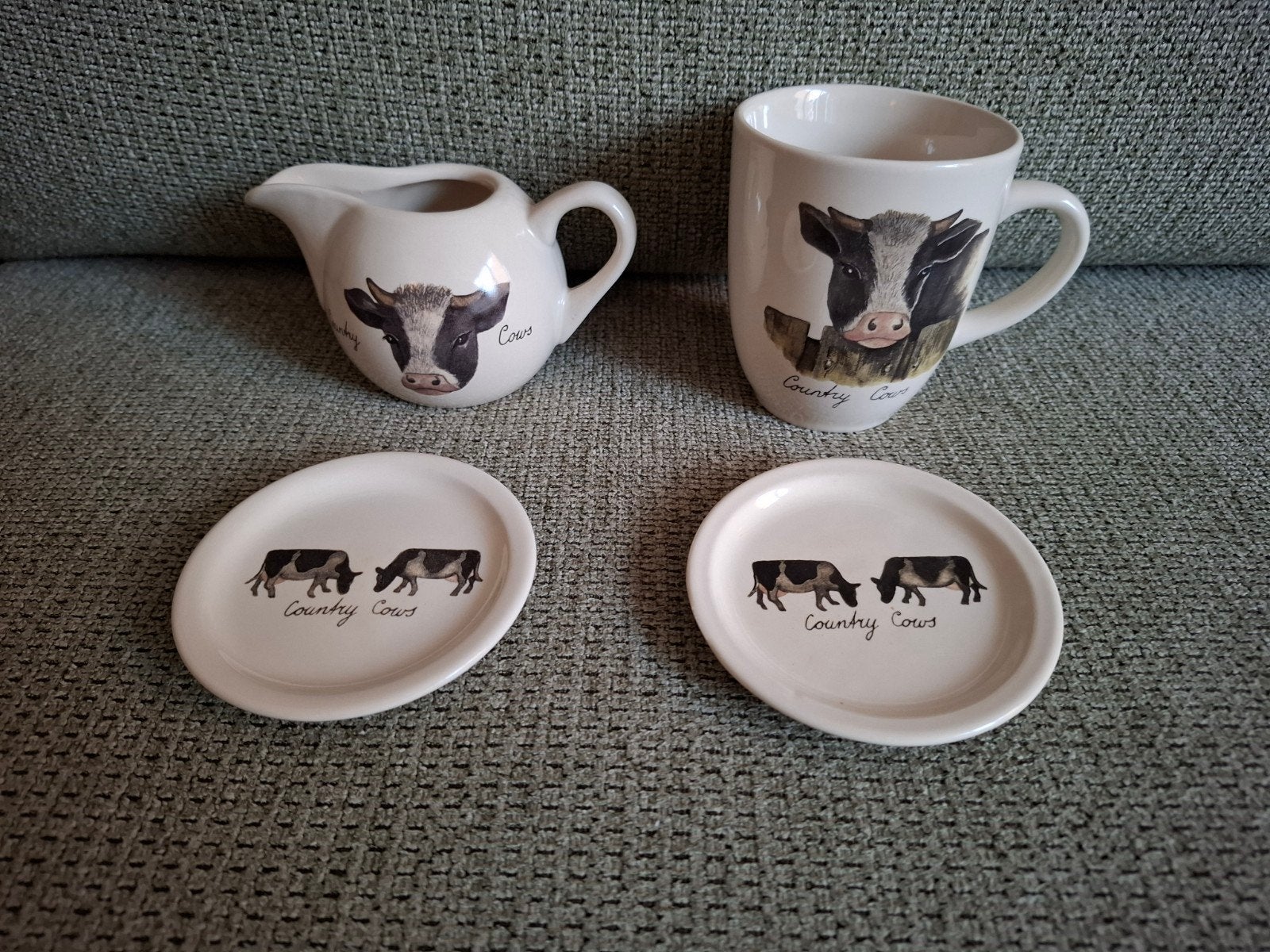 Country Cows Jet ter Steege: mok, melkkannetje en theetipjes, Overige merken, Keramiek, Landelijk/Boerenbont, Zo goed als nieuw