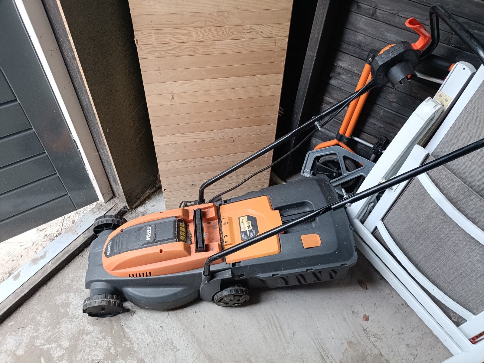 FERM Elektrische Grasmaaier 1300W - Goede Staat, Ophalen, Cirkelmaaier, Gebruikt, Elektrische grasmaaier