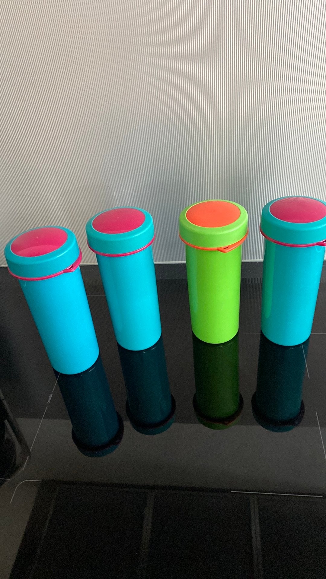 Tupperware grote tumbo bekers lekvrij, Ophalen of Verzenden, Zo goed als nieuw, Beker of Kan