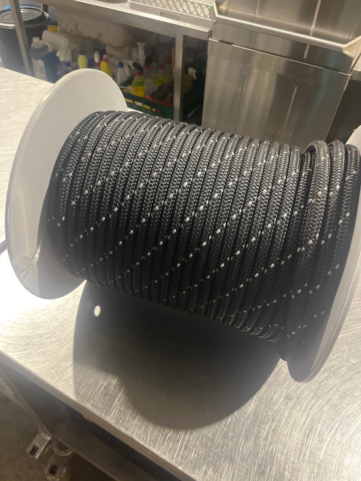 Zwart gevlochten touw 12mm met reflectie op rol, Watersport en Boten, Ophalen, Gebruikt, Lijn of Blok