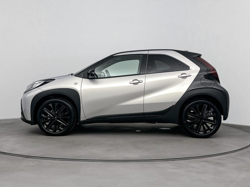 Toyota Aygo X 1.0 VVT-i MT JBL *NIEUW* (bj 2025), Voorwielaandrijving, 12 maanden, 4 stoelen, Leder en Stof