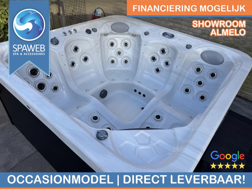 Jacuzzi 1,5 jaar oud nu voor 4350,- compleet met cover, Tuin en Terras, Ophalen of Verzenden, Zo goed als nieuw, Trap, Vast