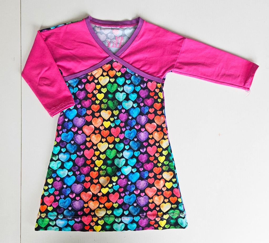 Regenboog hartjes jurk, mt 92, Kinderen en Baby's, Kinderkleding | Maat 92, Meisje, Handgemaakt, Ophalen of Verzenden, Zo goed als nieuw