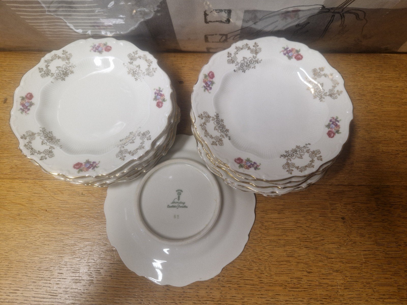 11 gebaksbordjes, Ophalen