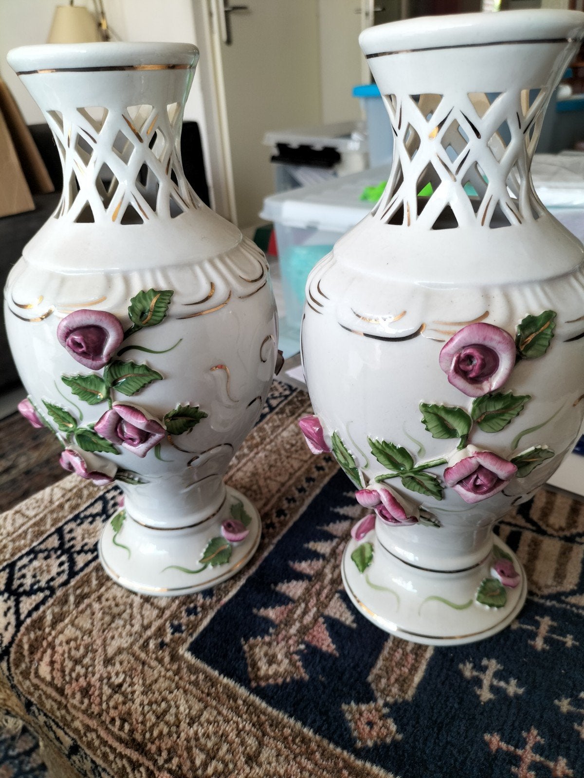 Set van 2 Vintage Poolse Vazen met Rozen - 1987, Antiek en Kunst, Ophalen