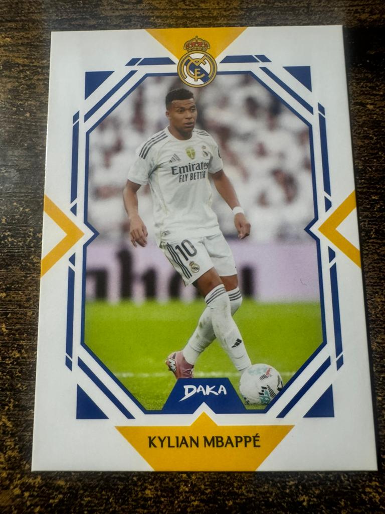 Kylian Mbappé Real Madrid Spelerskaart - DAKA, Verzamelen, Ophalen of Verzenden, Zo goed als nieuw, Buitenlandse clubs, Spelerskaart