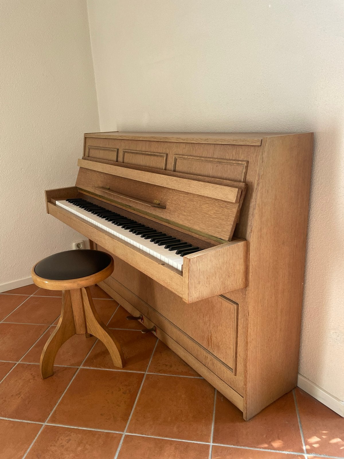 Lindbergh Piano met kruk, bruin, Ophalen, Gebruikt, Bruin, Piano