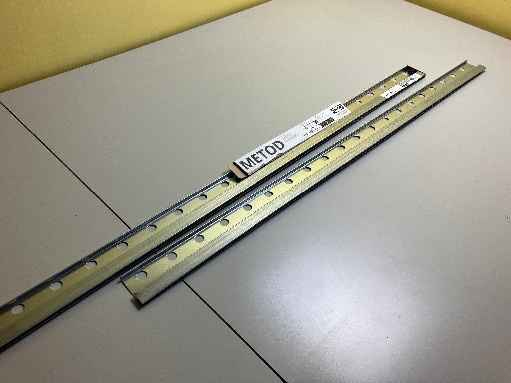 Bevestigingsstrip ophangrail voor keukenkastje Ikea Metod, Huis en Inrichting, Ophalen, Nieuw, 50 tot 100 cm, Minder dan 100 cm