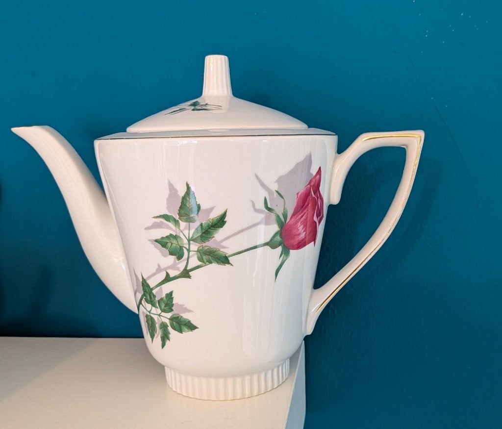 Vintage Karolina theepot met rozen, Overige merken, Vintage, Ophalen of Verzenden, Zo goed als nieuw