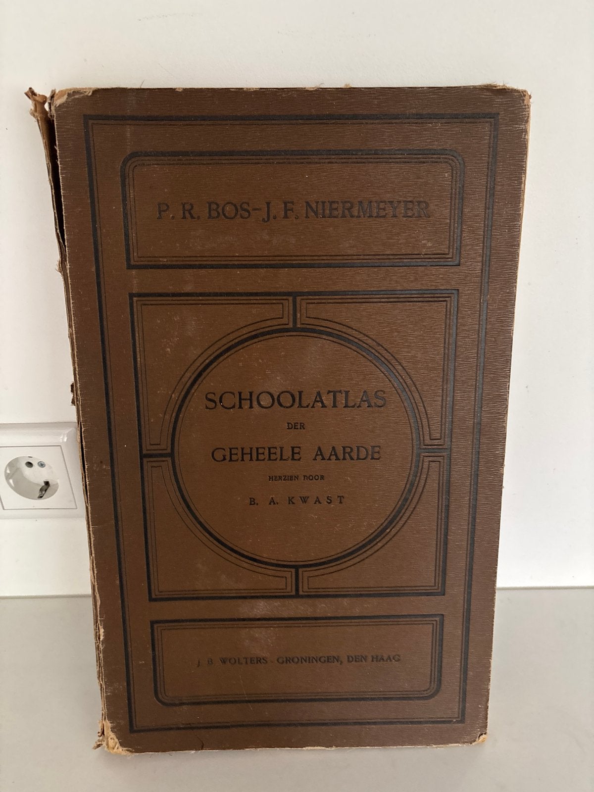 P.R. Bos-J.F. Niermeyer Schoolatlas der Geheele Aarde, Gelezen, Bosatlas, Ophalen of Verzenden, 1800 tot 2000