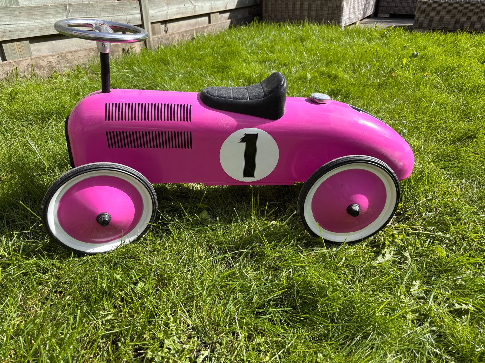 Roze retro loopauto met nummer 1, Ophalen, Gebruikt, Loopvoertuig