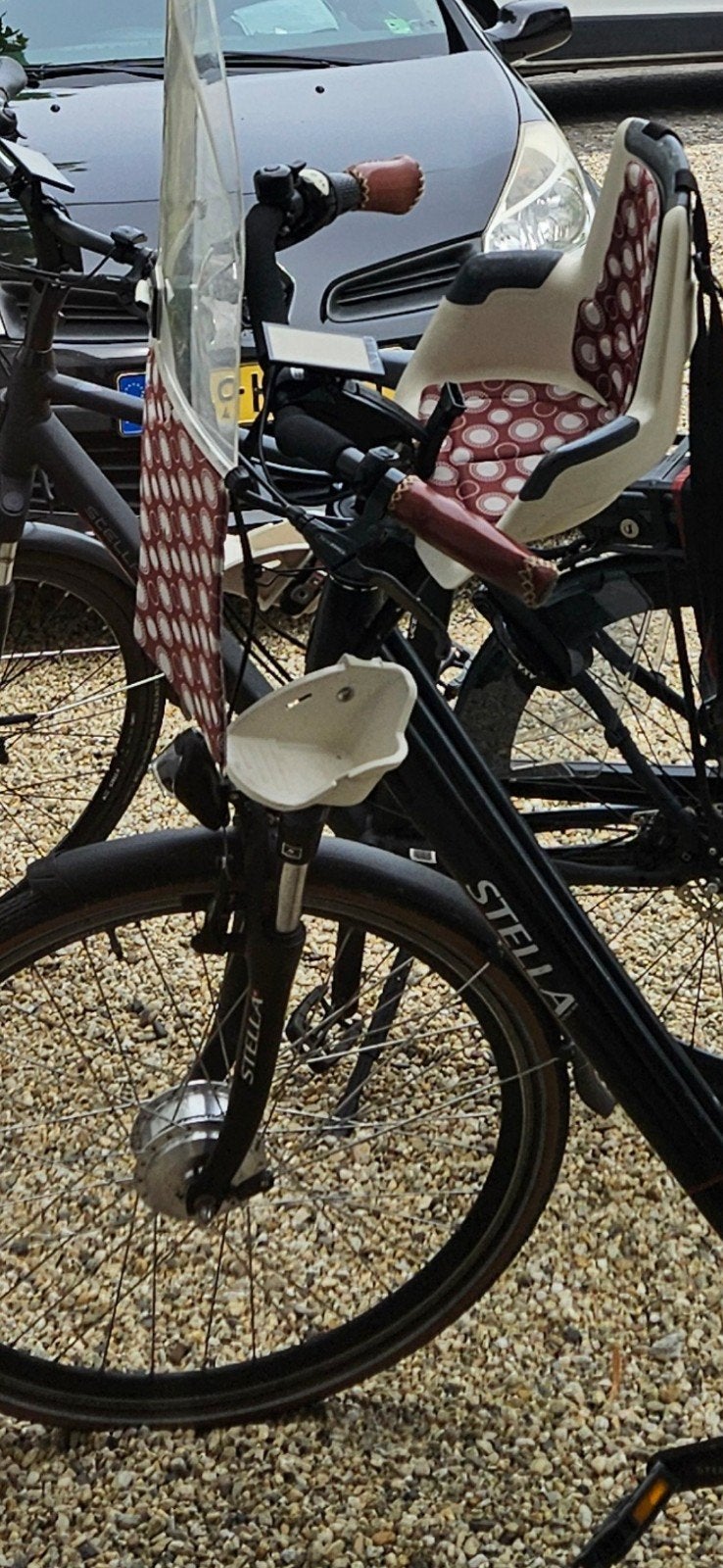 te koop fiets stoeltje en scherm van het merk bobike, Fietsen en Brommers, Fietsaccessoires | Fietsstoeltjes, Ophalen of Verzenden