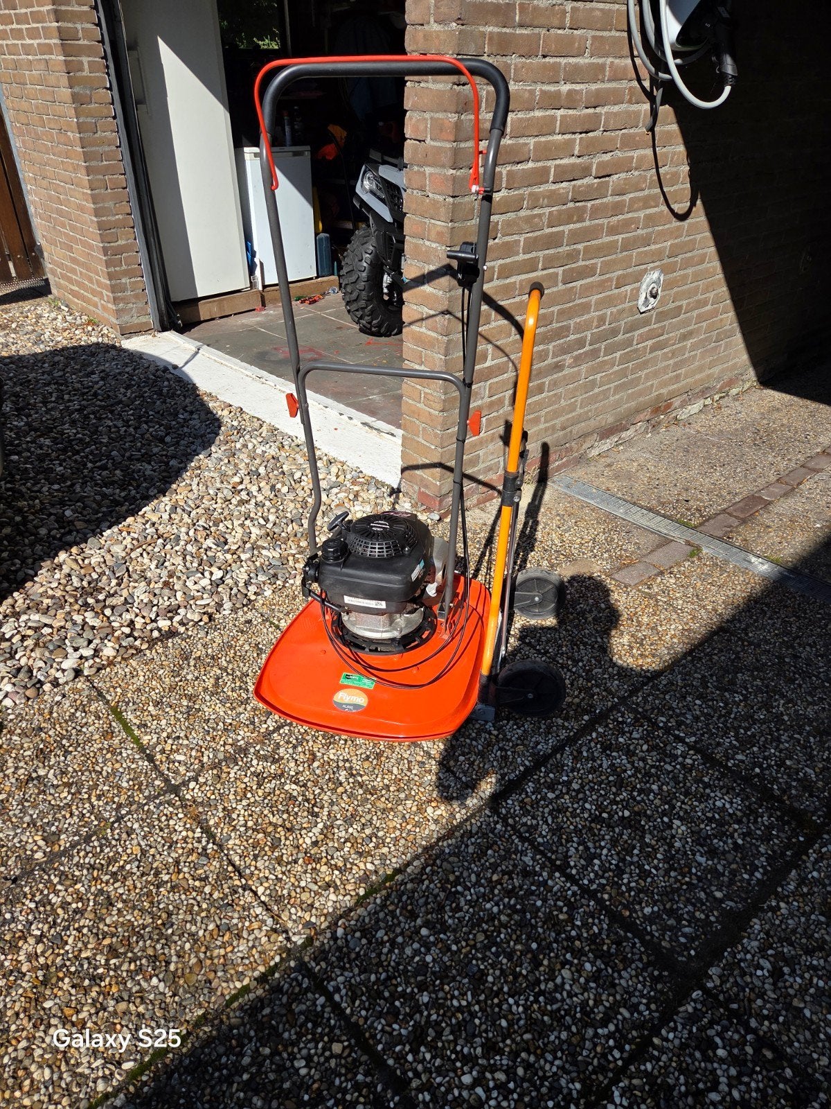 Flymo XL500 Benzine Zweefmaaier met Honda GCV160 Motor, Ophalen, Gebruikt, Flymo, Benzine-grasmaaier