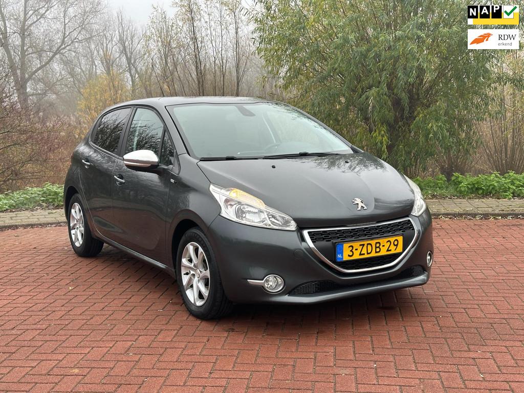Peugeot 208 1.2 PureTech Style Pack Nap/Airco/Navi, Voorwielaandrijving, Gebruikt, 1199 cc, 82 pk