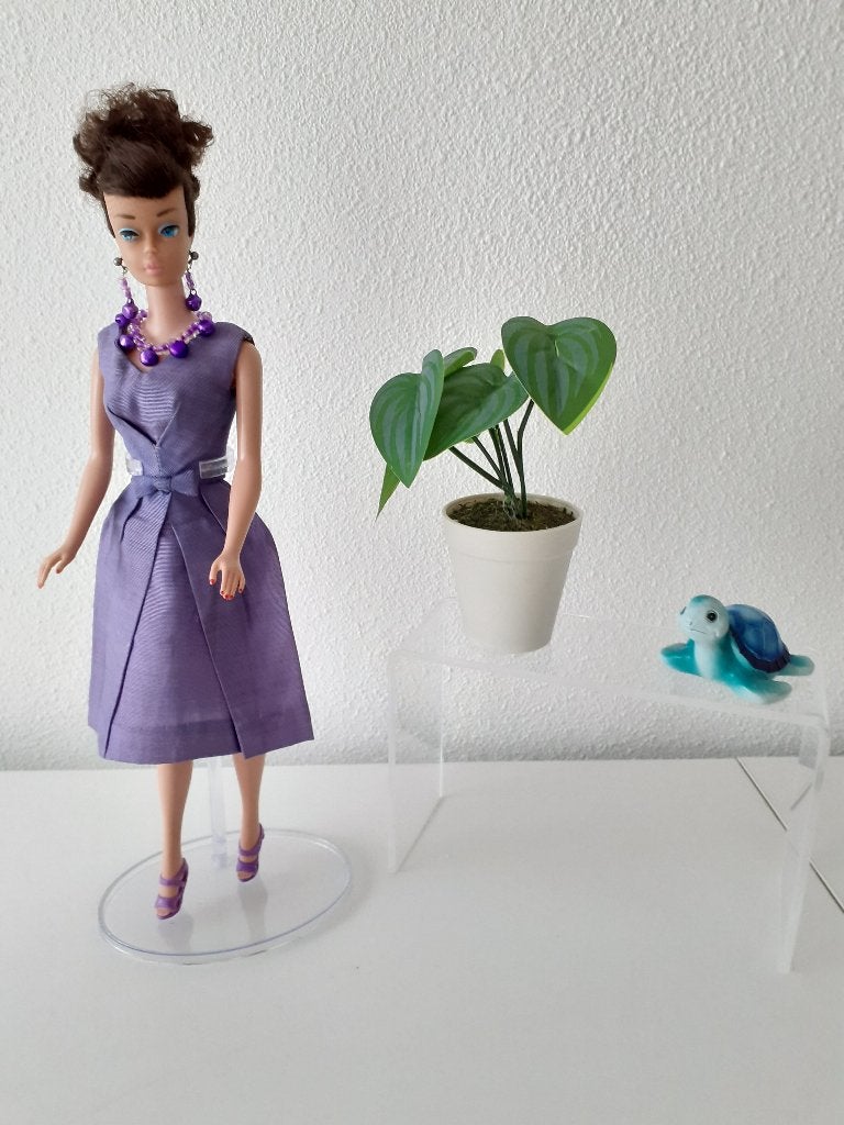 Barbie Ponytail donker krullend opgestoken haar ( Mattel), Verzamelen, Poppen, Zo goed als nieuw, Pop, Ophalen of Verzenden
