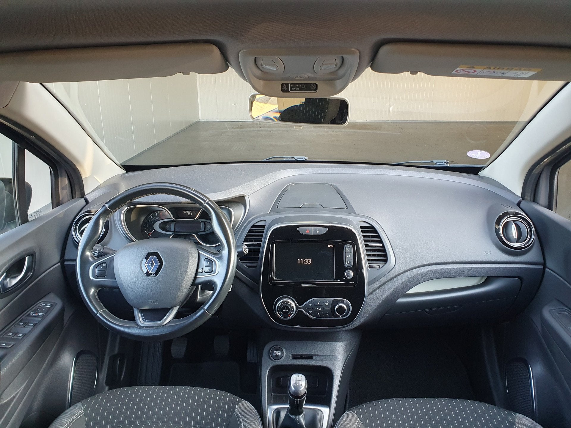 Renault Captur 0.9 TCe Intens NAVI/CAMERA/CRUISE/LMV ., Auto's, Voorwielaandrijving, 898 cc, Stof, Gebruikt