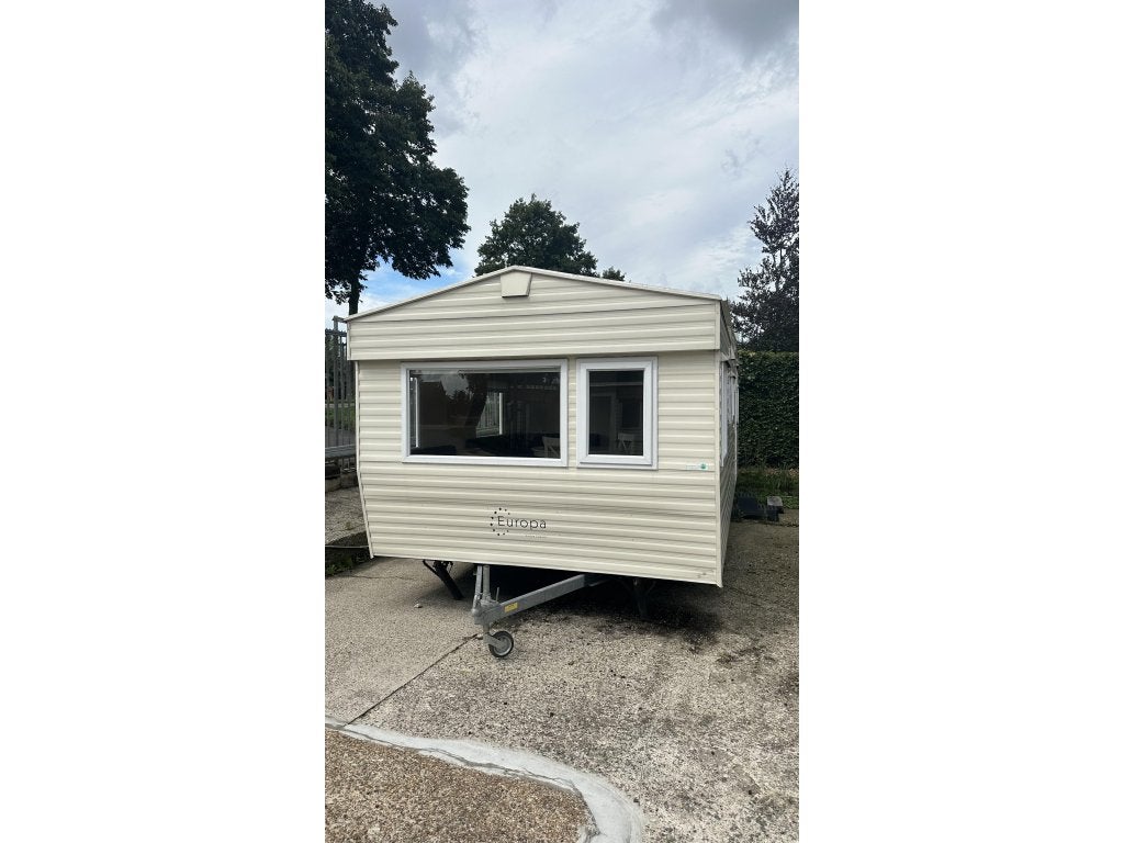 Europa De Luxe 900, Caravans en Kamperen, Tot en met 4